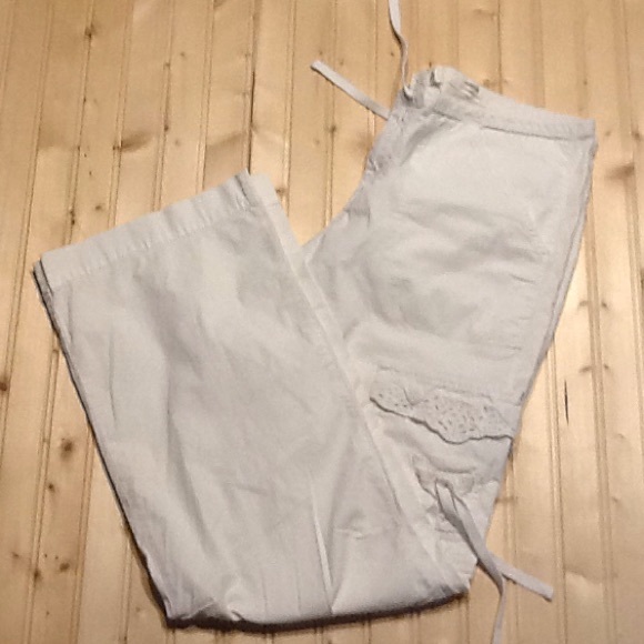 white cargo pants old navy